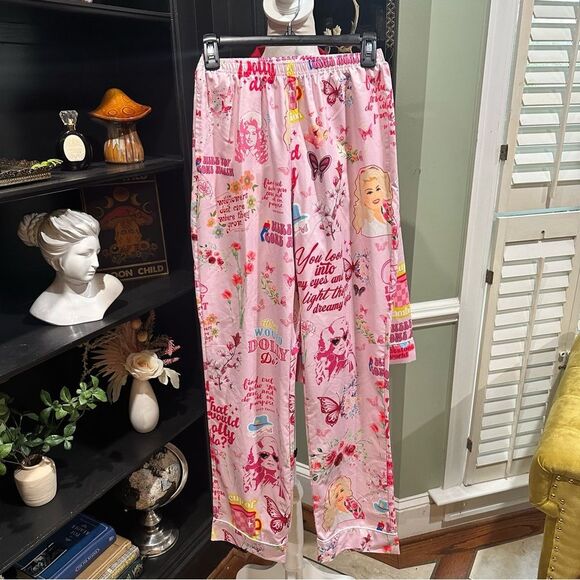 Dolly Parton Quote Print Pajama Set Size Small and Medium NWOT - Picture 8 of 11
